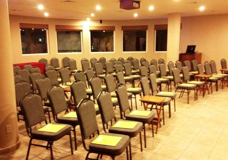 酒店 Clarion Suites Roatan At Pineapple Villas