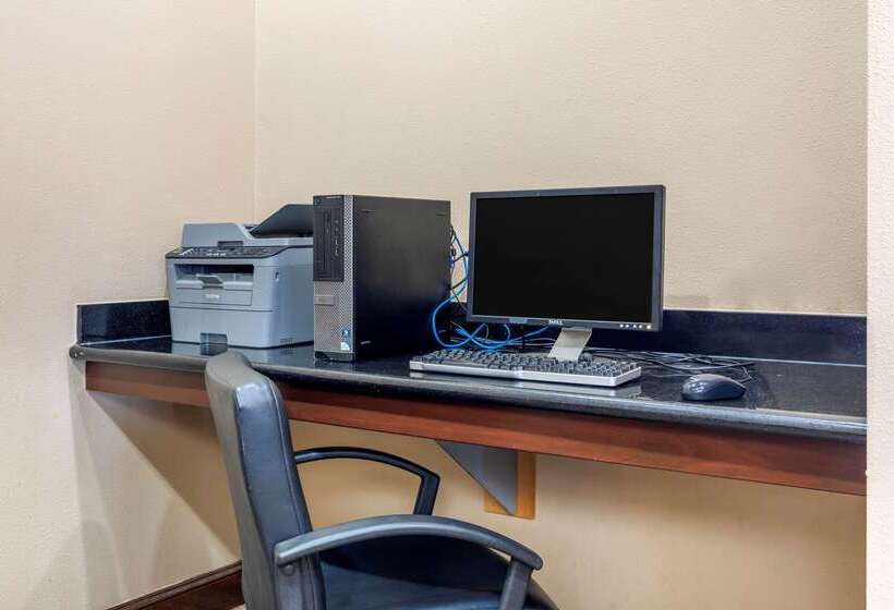 בית מלון כפרי Comfort Inn Near Unt