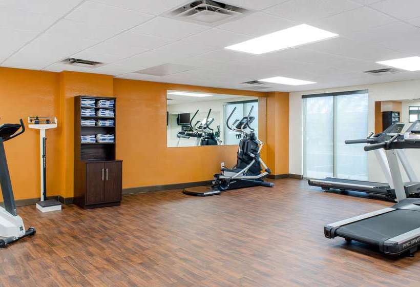 فندق Comfort Inn & Suites Biloxid Iberville