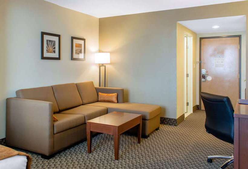 فندق Comfort Inn & Suites Biloxid Iberville