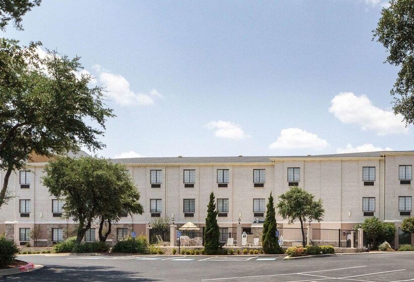 فندق Comfort Inn & Suites