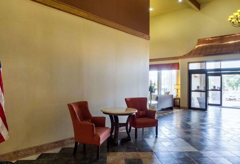 فندق Comfort Inn & Suites