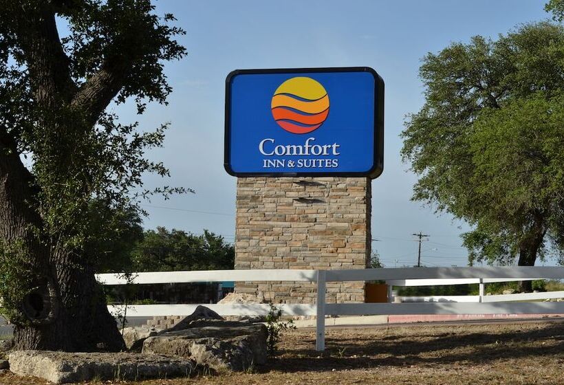 فندق Comfort Inn & Suites