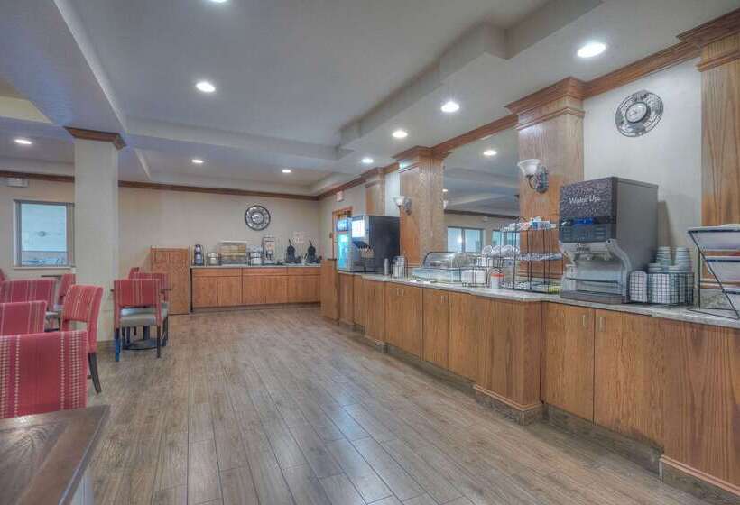 בית מלון כפרי Comfort Inn & Suites