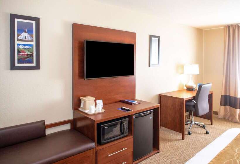 هتل Comfort Inn & Suites