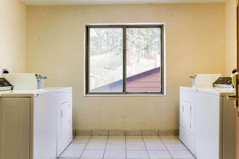 هتل Comfort Inn & Suites