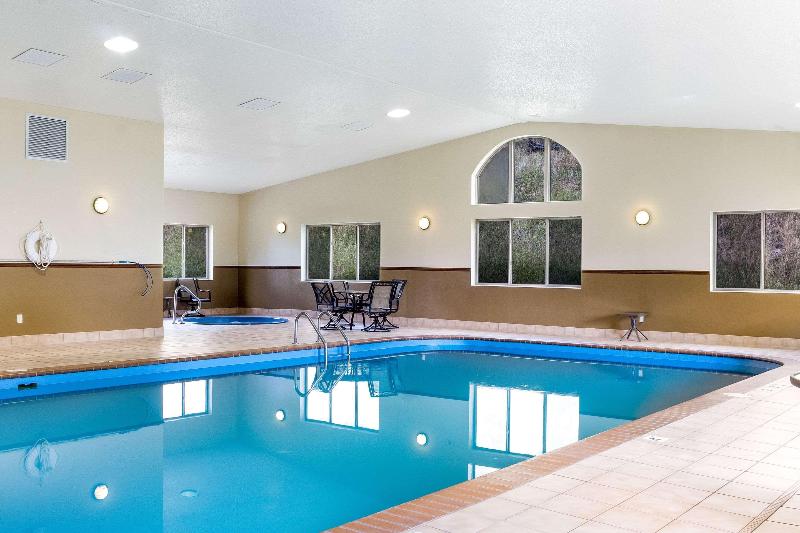 בית מלון כפרי Comfort Inn & Suites