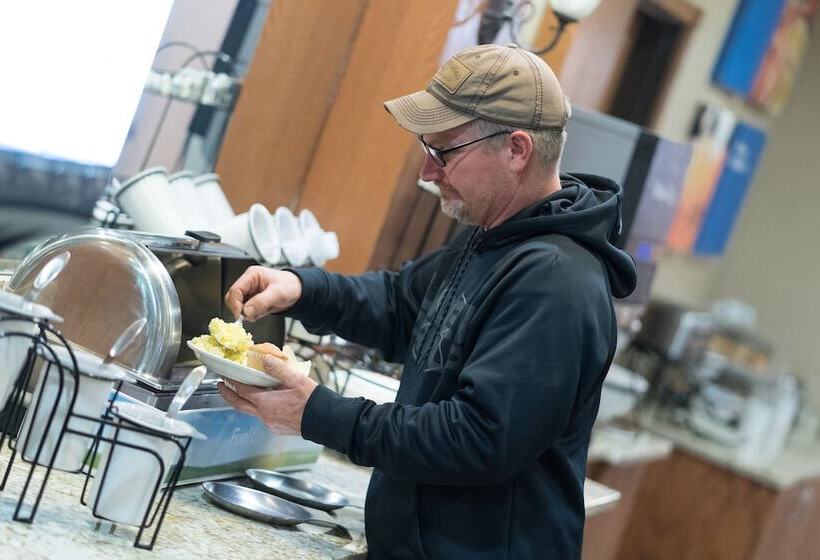 בית מלון כפרי Comfort Inn & Suites