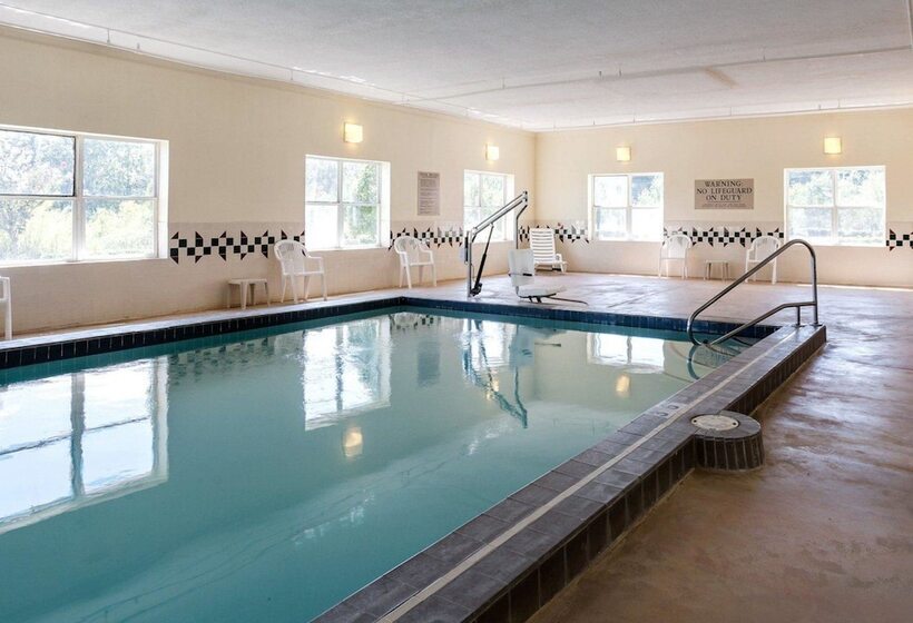 فندق Comfort Inn & Suites