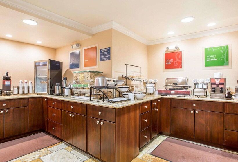 فندق Comfort Inn & Suites Salinas