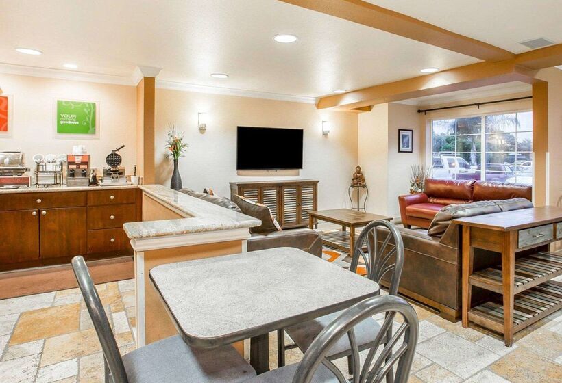 فندق Comfort Inn & Suites Salinas