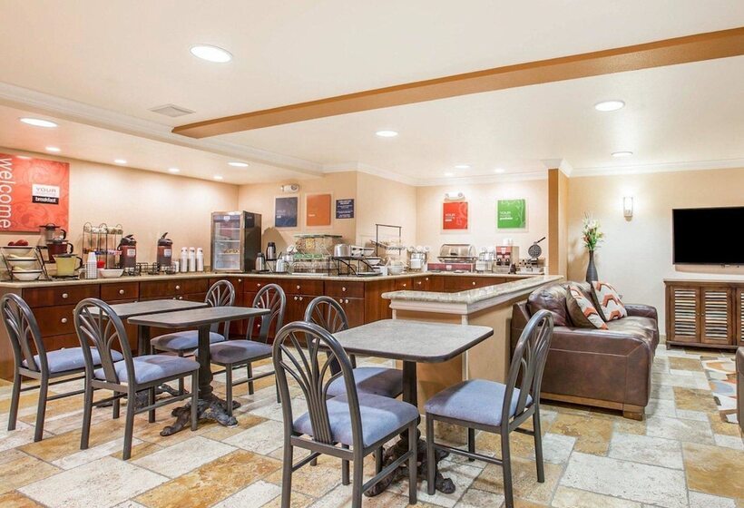 فندق Comfort Inn & Suites Salinas