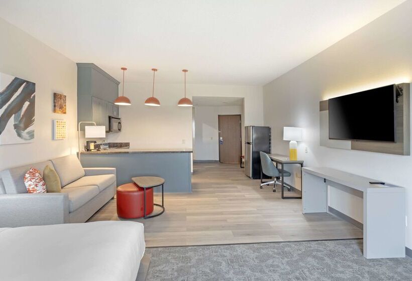 فندق Comfort Suites