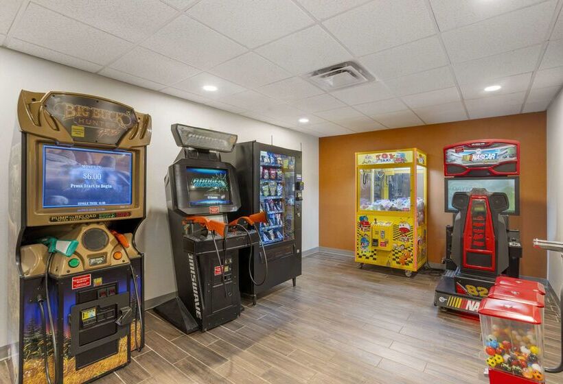 فندق Comfort Suites