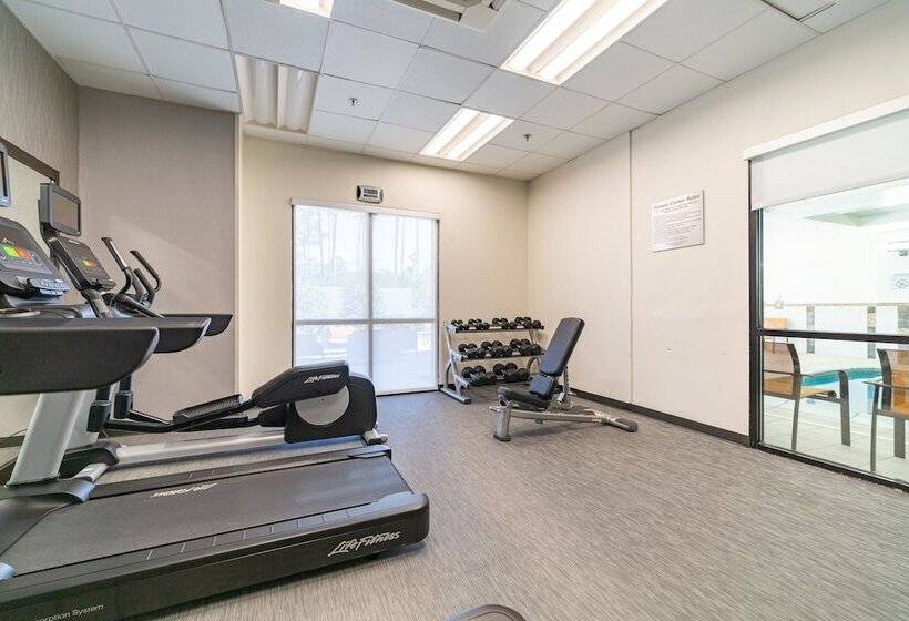 فندق Courtyard Biloxi North/d'iberville