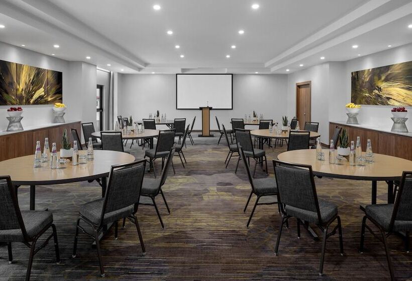 هتل Courtyard By Marriott Port Of Spain