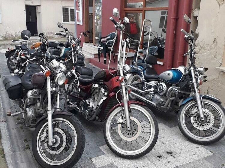 酒店 Crowded House