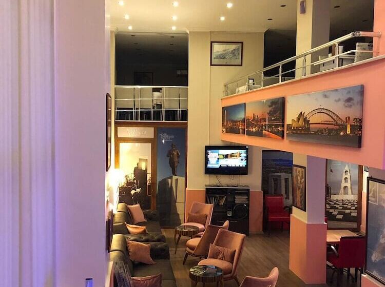 酒店 Crowded House