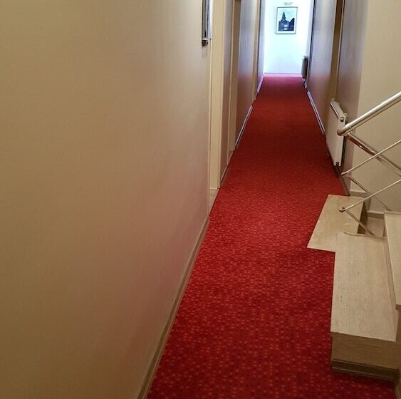 酒店 Crowded House