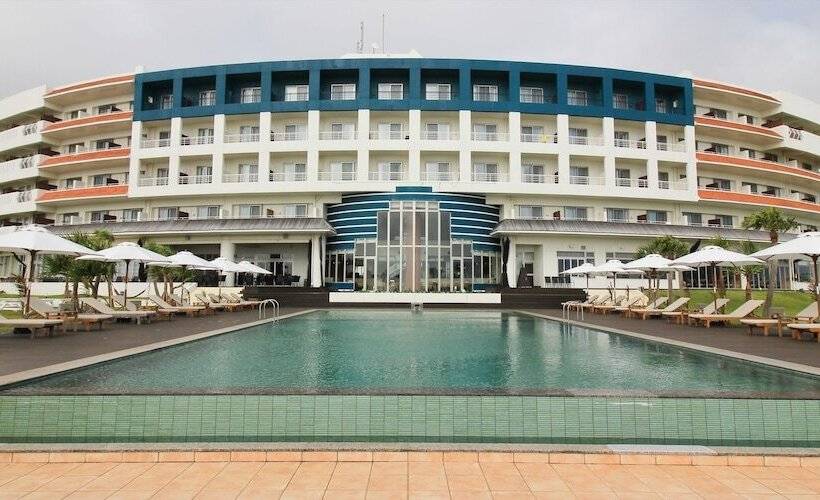 בית מלון כפרי Cypress Resort Kumejima