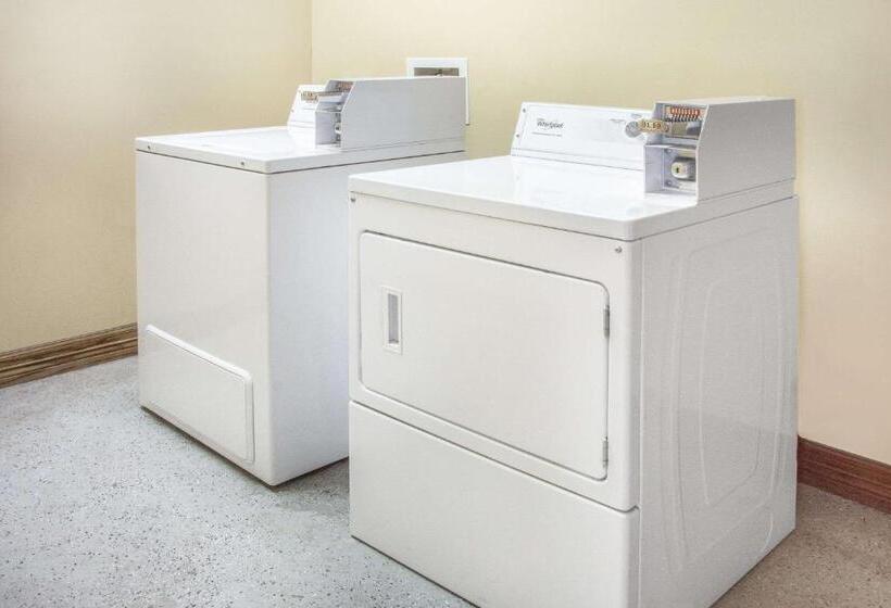 فندق Days Inn By Wyndham Baytown East