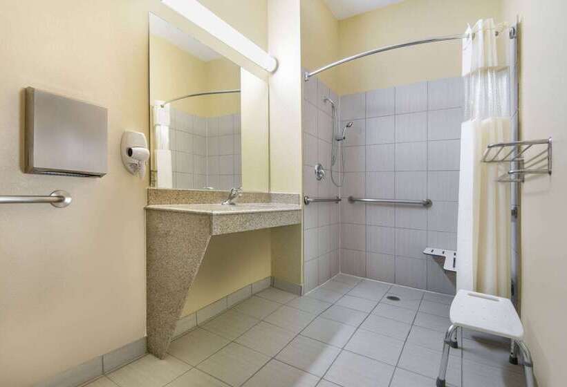 호텔 Days Inn By Wyndham Baytown East