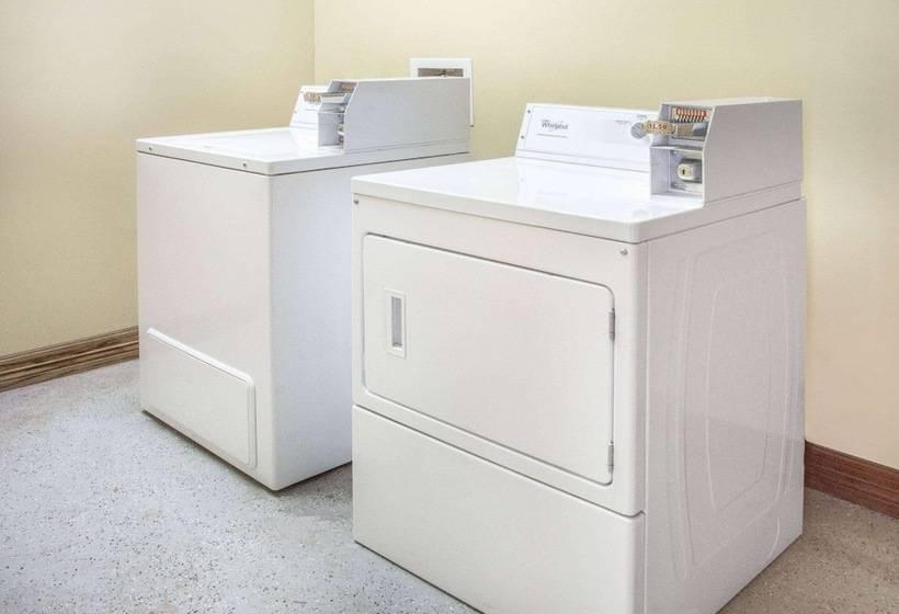 호텔 Days Inn By Wyndham Baytown East