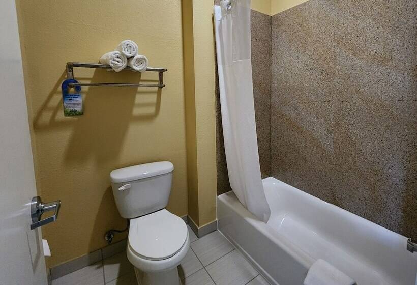 فندق Days Inn By Wyndham Baytown East