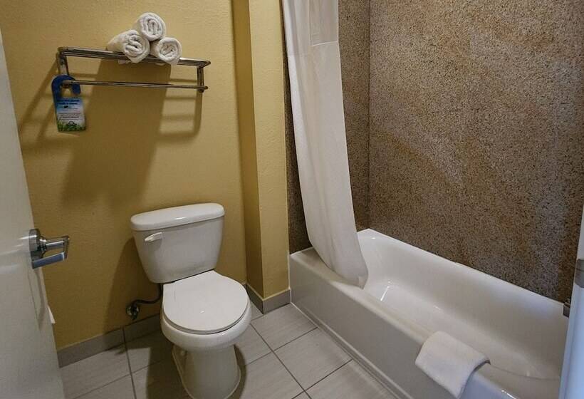 فندق Days Inn By Wyndham Baytown East