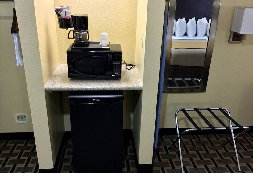 فندق Days Inn By Wyndham Baytown East