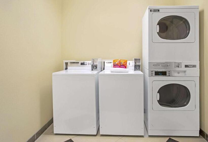 בית מלון כפרי Days Inn By Wyndham Brigham City