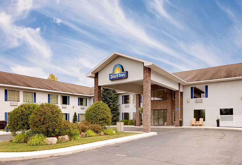 ホテル Days Inn By Wyndham Cadillac