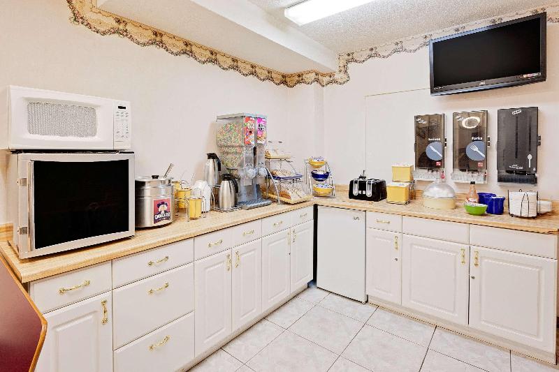 ホテル Days Inn By Wyndham Cadillac