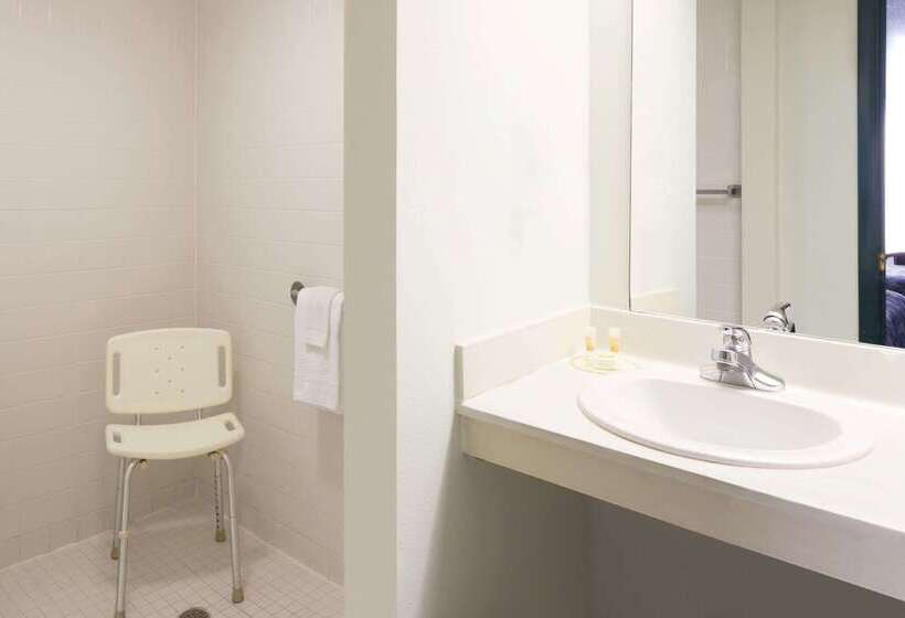 فندق Days Inn By Wyndham Crystal River