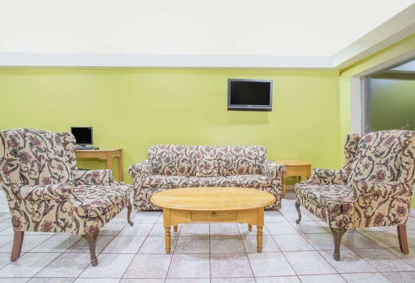 בית מלון כפרי Days Inn By Wyndham Custer