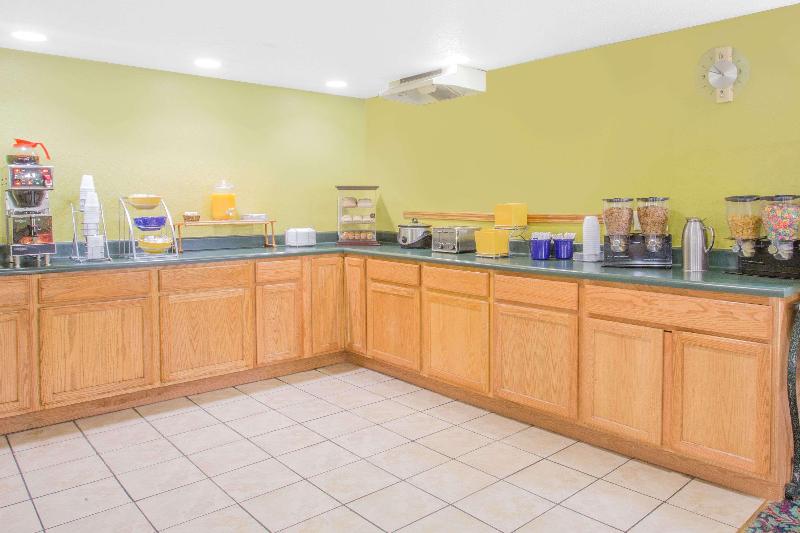 هتل Days Inn By Wyndham Custer