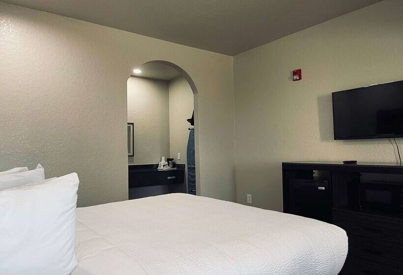 Отель Days Inn By Wyndham Dickinson Tx