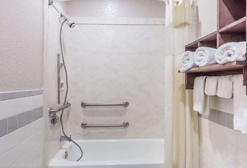 Отель Days Inn By Wyndham Dickinson Tx