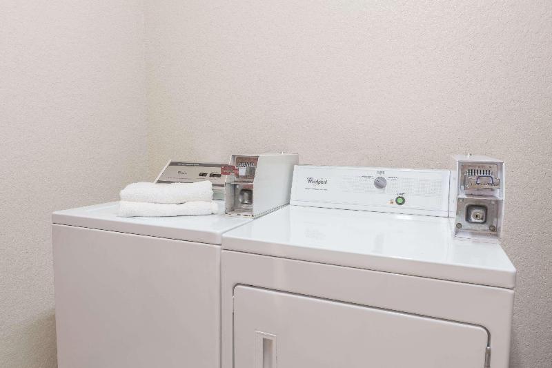 Отель Days Inn By Wyndham Dickinson Tx