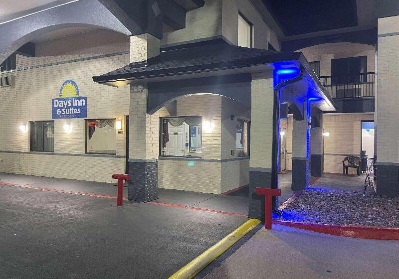 Отель Days Inn By Wyndham Dickinson Tx