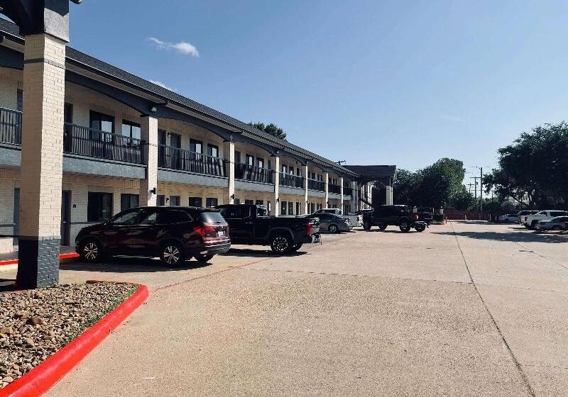 Отель Days Inn By Wyndham Dickinson Tx