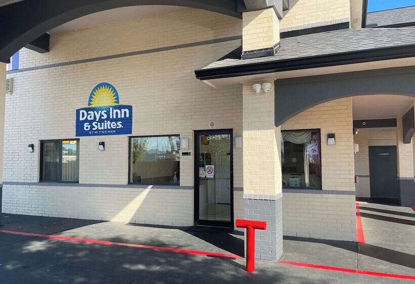 Отель Days Inn By Wyndham Dickinson Tx
