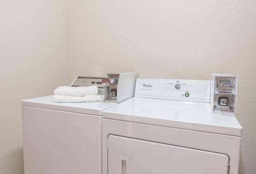 Отель Days Inn By Wyndham Dickinson Tx