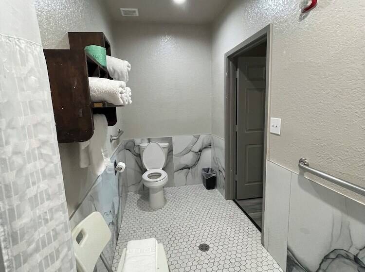 Отель Days Inn By Wyndham Dickinson Tx