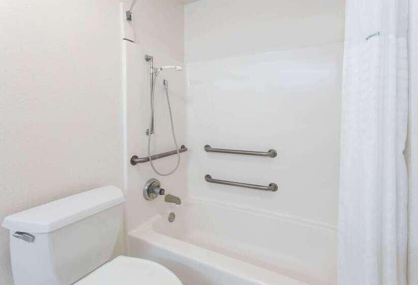 Отель Days Inn By Wyndham Dillon