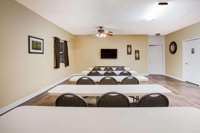 酒店 Days Inn & Suites By Wyndham Cabot