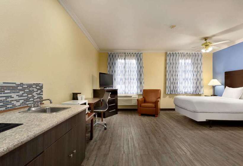酒店 Days Inn & Suites By Wyndham Dfw Airport South Euless