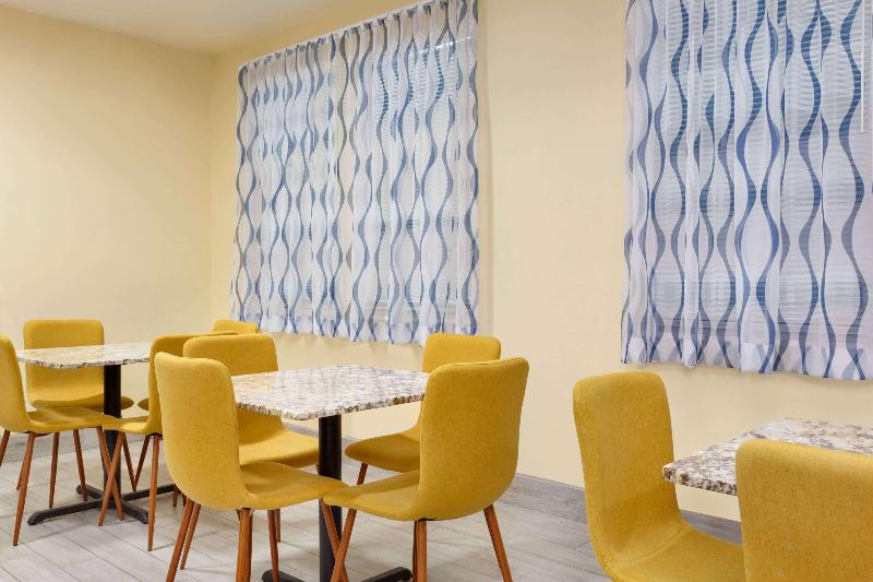 酒店 Days Inn & Suites By Wyndham Dfw Airport South Euless