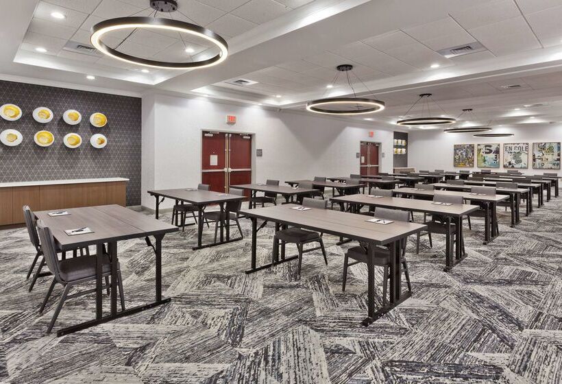 هتل Doubletree By Hilton Dothan, Al