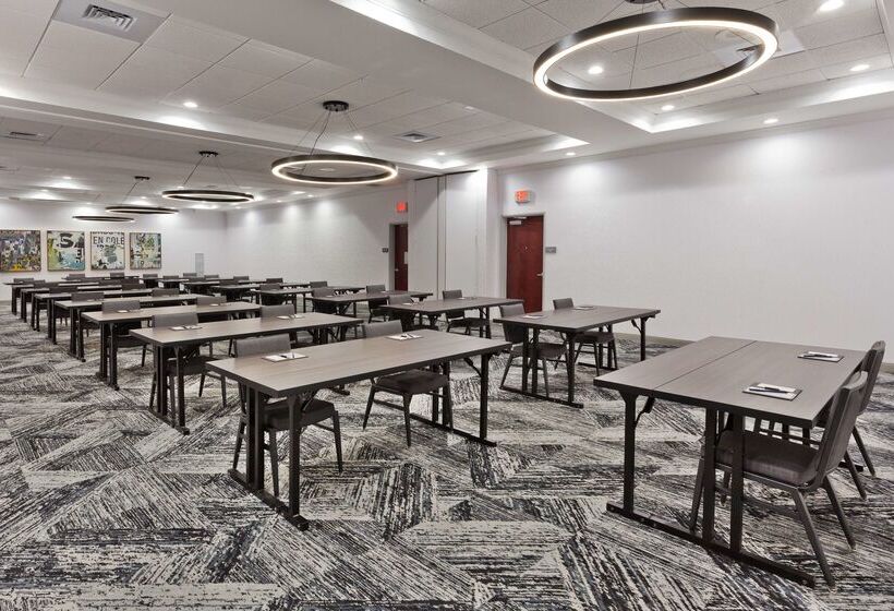 هتل Doubletree By Hilton Dothan, Al